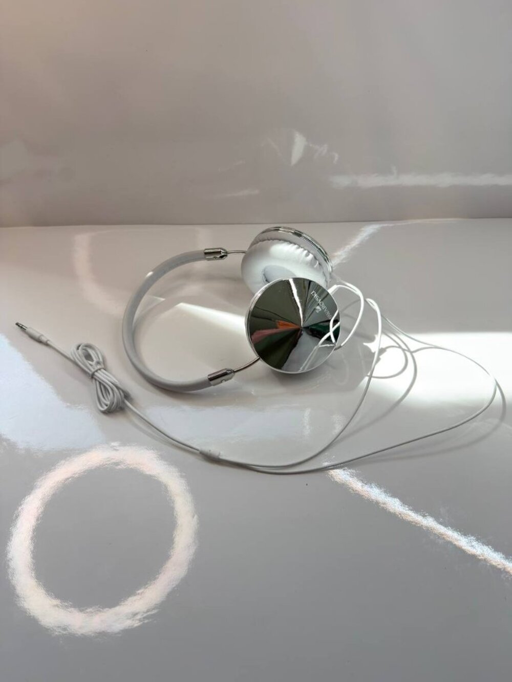Swarovski FW17 Fashion Wired Headphones – Silver/White Luxury Edition - Picture 8 of 11